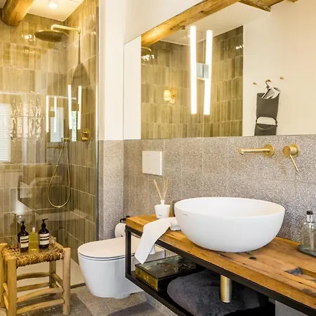 Casa Di Purani Lodge